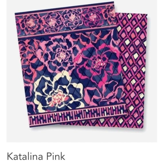 Vera Bradley Medium Zip Cosmetic in Retired Katalina Pink Diamonds pattern - Picture 2 of 5